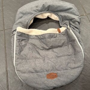 JJ Cole Cream and Gray Car Seat Cover